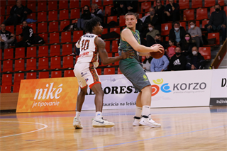 Baráž: BC Prievidza - ŠBK Junior Patrioti Levice U23 91:57 (foto: Ladislav Szibilla)