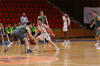 Baráž: BC Prievidza - ŠBK Junior Patrioti Levice U23 91:57 (foto: Ladislav Szibilla)