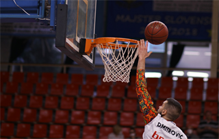 Baráž: BC Prievidza - MBK SPU Nitra 87:82 (foto: Ladislav Szibilla)