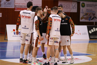 Baráž: BC Prievidza - MBK SPU Nitra 87:82 (foto: Ladislav Szibilla)