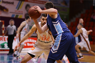 Baráž: BC Prievidza - MBK SPU Nitra 87:82 (foto: Ladislav Szibilla)