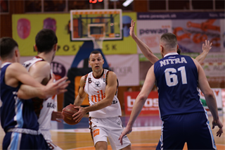 Baráž: BC Prievidza - MBK SPU Nitra 87:82 (foto: Ladislav Szibilla)