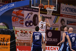 Baráž: BC Prievidza - MBK SPU Nitra 87:82 (foto: Ladislav Szibilla)