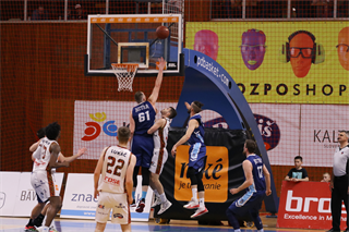 Baráž: BC Prievidza - MBK SPU Nitra 87:82 (foto: Ladislav Szibilla)
