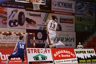 Baráž: BC Prievidza - MBK SPU Nitra 87:82 (foto: Ladislav Szibilla)