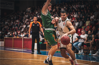1. Kolo Niké SBL: BC Prievidza - MBK Handlová 55:57 (foto: Lukáš Droppan)	