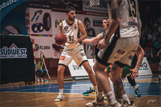 1. Kolo Niké SBL: BC Prievidza - MBK Handlová 55:57 (foto: Lukáš Droppan)	