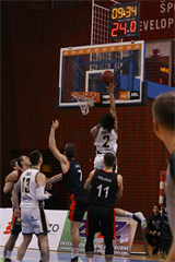 4. Kolo Niké SBL: BC Prievidza - BC Komárno 65:56 (foto: Ladislav Szibilla)