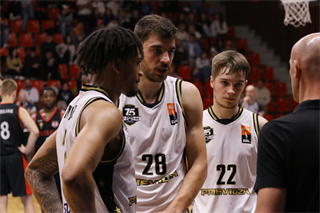 4. Kolo Niké SBL: BC Prievidza - BC Komárno 65:56 (foto: Ladislav Szibilla)
