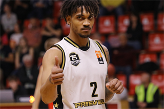 4. Kolo Niké SBL: BC Prievidza - BC Komárno 65:56 (foto: Ladislav Szibilla)