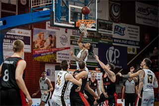 4. Kolo Niké SBL - BC Prievidza : BC Komárno 65:56 (foto: Vladimír Králik)
