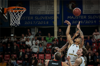4. Kolo Niké SBL - BC Prievidza : BC Komárno 65:56 (foto: Vladimír Králik)
