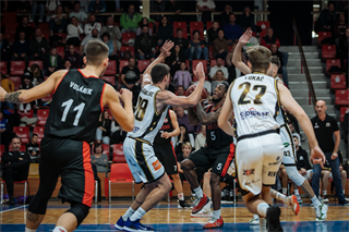 4. Kolo Niké SBL - BC Prievidza : BC Komárno 65:56 (foto: Vladimír Králik)