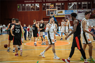 4. Kolo Niké SBL - BC Prievidza : BC Komárno 65:56 (foto: Vladimír Králik)
