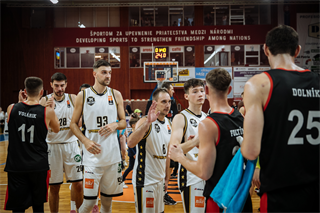 4. Kolo Niké SBL - BC Prievidza : BC Komárno 65:56 (foto: Vladimír Králik)