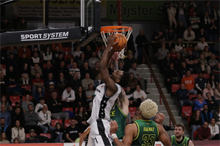 13. Kolo Niké SBL: BC Prievidza - Patrioti Levice 81:82 (foto: Ladislav Szibilla)	