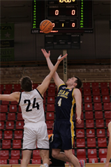 1. liga: BC Prievidza B - BK MŠK Patrioti Žiar n. Hronom U23 75:102 (foto: Ladislav Szibilla)	