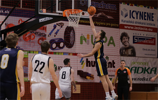 1. liga: BC Prievidza B - BK MŠK Patrioti Žiar n. Hronom U23 75:102 (foto: Ladislav Szibilla)	