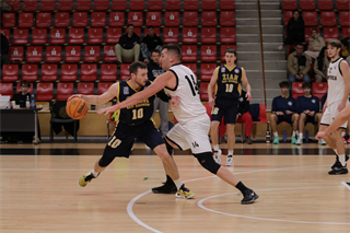 1. liga: BC Prievidza B - BK MŠK Patrioti Žiar n. Hronom U23 75:102 (foto: Ladislav Szibilla)	