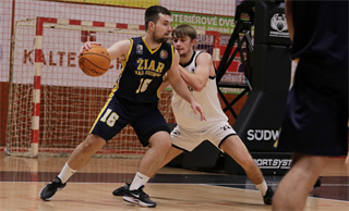 1. liga: BC Prievidza B - BK MŠK Patrioti Žiar n. Hronom U23 75:102 (foto: Ladislav Szibilla)	