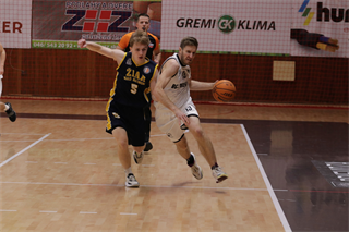 1. liga: BC Prievidza B - BK MŠK Patrioti Žiar n. Hronom U23 75:102 (foto: Ladislav Szibilla)	