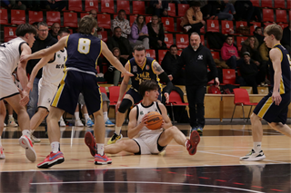 1. liga: BC Prievidza B - BK MŠK Patrioti Žiar n. Hronom U23 75:102 (foto: Ladislav Szibilla)	
