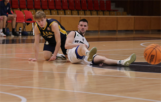 1. liga: BC Prievidza B - BK MŠK Patrioti Žiar n. Hronom U23 75:102 (foto: Ladislav Szibilla)	