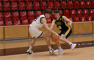 1. liga: BC Prievidza B - BK MŠK Patrioti Žiar n. Hronom U23 75:102 (foto: Ladislav Szibilla)	