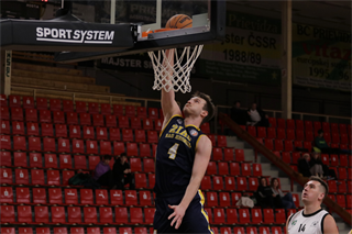 1. liga: BC Prievidza B - BK MŠK Patrioti Žiar n. Hronom U23 75:102 (foto: Ladislav Szibilla)	