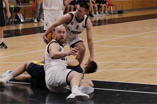 1. liga: BC Prievidza B - BK MŠK Patrioti Žiar n. Hronom U23 75:102 (foto: Ladislav Szibilla)	