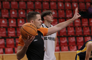 1. liga: BC Prievidza B - BK MŠK Patrioti Žiar n. Hronom U23 75:102 (foto: Ladislav Szibilla)	