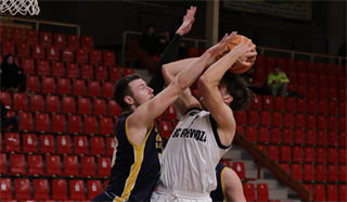 1. liga: BC Prievidza B - BK MŠK Patrioti Žiar n. Hronom U23 75:102 (foto: Ladislav Szibilla)	