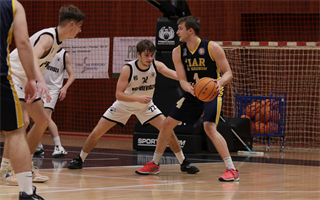 1. liga: BC Prievidza B - BK MŠK Patrioti Žiar n. Hronom U23 75:102 (foto: Ladislav Szibilla)	