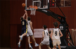 1. liga: BC Prievidza B - BK MŠK Patrioti Žiar n. Hronom U23 75:102 (foto: Ladislav Szibilla)	