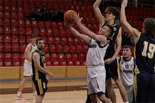 1. liga: BC Prievidza B - BK MŠK Patrioti Žiar n. Hronom U23 75:102 (foto: Ladislav Szibilla)	