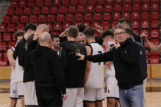 1. liga: BC Prievidza B - BK MŠK Patrioti Žiar n. Hronom U23 75:102 (foto: Ladislav Szibilla)	