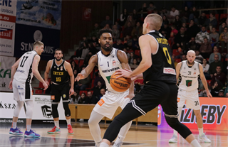 16. Kolo Niké SBL: BC Prievidza - Inter Bratislava 84:86* (foto: Ladislav Szibilla)	