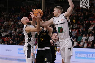 16. Kolo Niké SBL: BC Prievidza - Inter Bratislava 84:86* (foto: Ladislav Szibilla)	