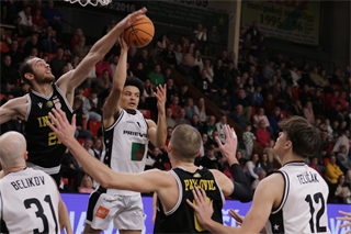 16. Kolo Niké SBL: BC Prievidza - Inter Bratislava 84:86* (foto: Ladislav Szibilla)	