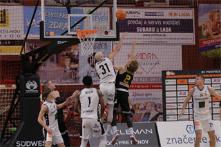 16. Kolo Niké SBL: BC Prievidza - Inter Bratislava 84:86* (foto: Ladislav Szibilla)	