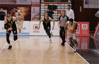 16. Kolo Niké SBL: BC Prievidza - Inter Bratislava 84:86* (foto: Ladislav Szibilla)	