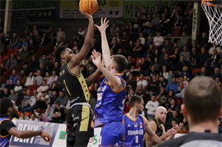 19. Kolo Niké SBL: BC Prievidza - BKM Lučenec 90:76 (foto: Ladislav Szibilla)	