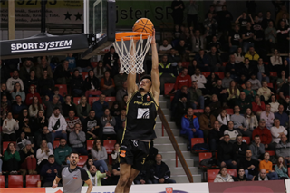19. Kolo Niké SBL: BC Prievidza - BKM Lučenec 90:76 (foto: Ladislav Szibilla)	
