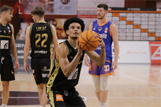 19. Kolo Niké SBL: BC Prievidza - BKM Lučenec 90:76 (foto: Ladislav Szibilla)	