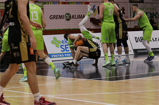 18. Kolo Niké SBL: BC Prievidza - Slávia SPU Nitra 90:77 (foto: Ladislav Szibilla)	