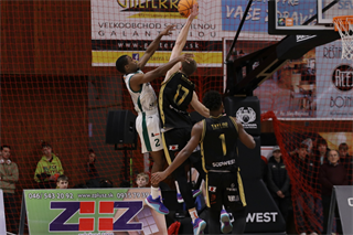 23. Kolo Niké SBL: BC Prievidza - MBK Handlová 80:73 (foto: Ladislav Szibilla)	