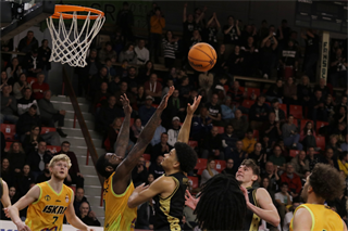 26. Kolo Niké SBL: BC Prievidza - BK Iskra Svit 70:50 (foto: Ladislav Szibilla)	