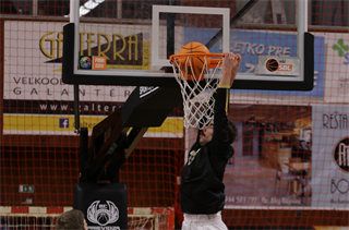 1. liga: BC Prievidza B - BK Slovenský Orol Levoča 102:62 (foto: Ladislav Szibilla)	