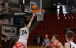 1. liga: BC Prievidza B - BK Slovenský Orol Levoča 102:62 (foto: Ladislav Szibilla)	