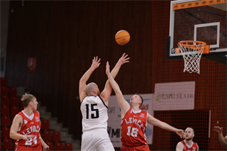 1. liga: BC Prievidza B - BK Slovenský Orol Levoča 102:62 (foto: Ladislav Szibilla)	